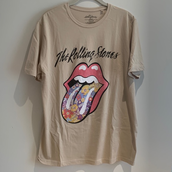 the Rolling Stones Tops - Tte Rolling Stones 100% cotton size L with print NWOT